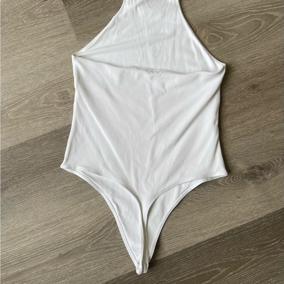 Babaton Contour Ribbed Halter Bodysuit - Picture 2 of 2